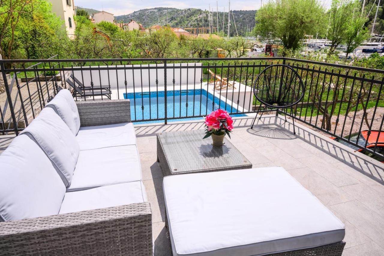 Nautical Marina Apartments: Heated Pool & Water Sports Skradin Exterior photo