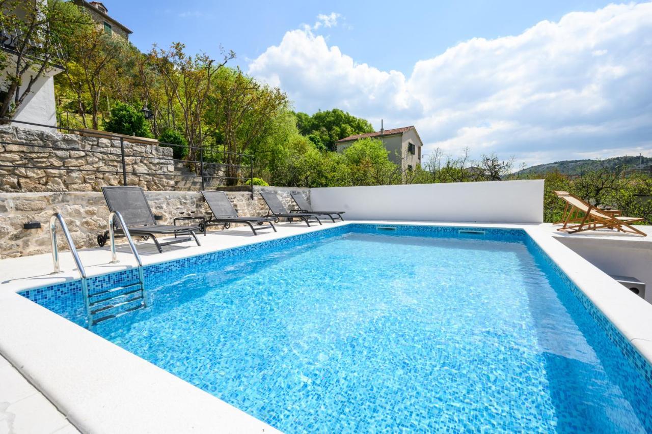 Nautical Marina Apartments: Heated Pool & Water Sports Skradin Exterior photo