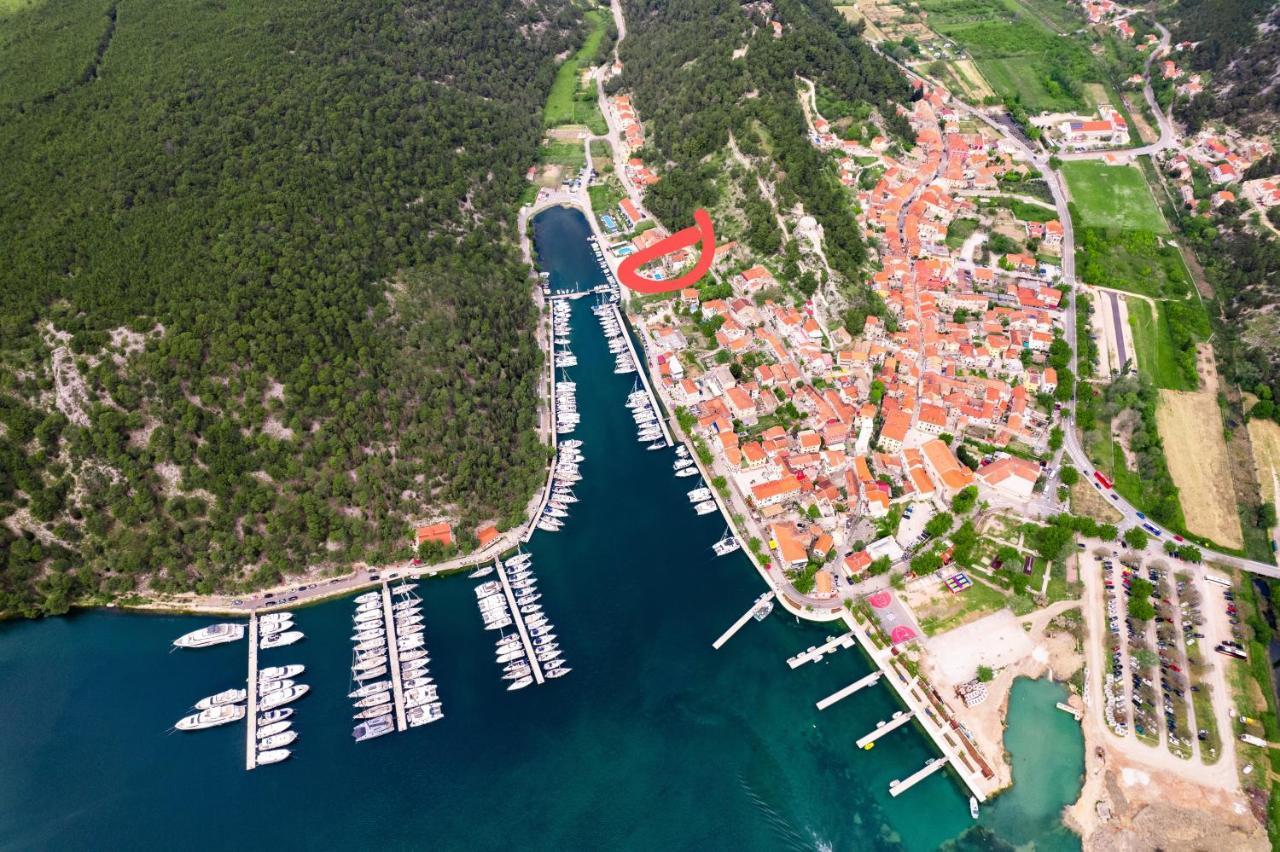 Nautical Marina Apartments: Heated Pool & Water Sports Skradin Exterior photo