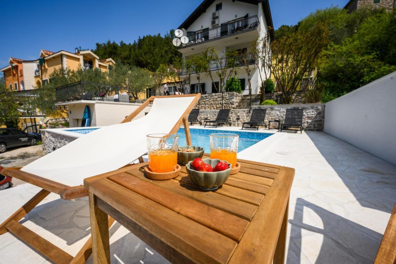 Nautical Marina Apartments: Heated Pool & Water Sports Skradin Exterior photo