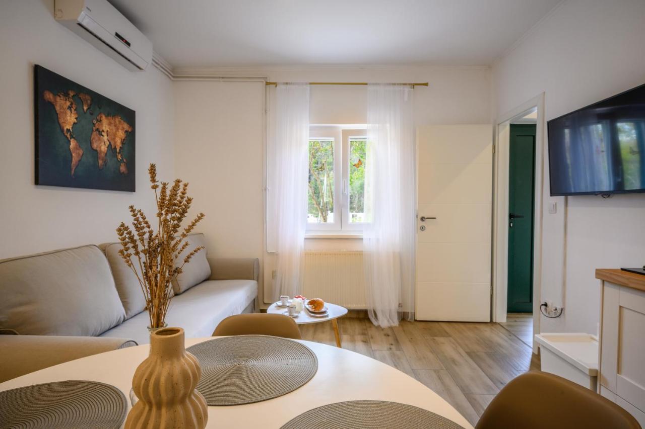 Nautical Marina Apartments: Heated Pool & Water Sports Skradin Exterior photo