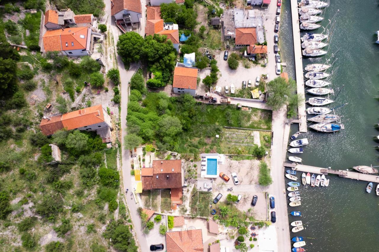 Nautical Marina Apartments: Heated Pool & Water Sports Skradin Exterior photo